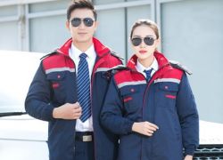 莞城訂制工作服廠家怎樣(yàng)設計工裝褲---【風華服裝】